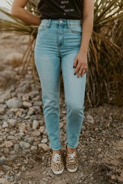 Denim Lounge BOTTOMS THE GEMMA HIGH-RISE GIRLFRIEND JEANS IN MEDIUM DENIM