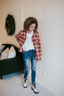 Denim Lounge BOTTOMS THE CAREFREE MID RISE DISTRESSED JEANS IN DARK DENIM