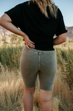 Livana BOTTOMS THE MASON BIKER SHORT IN SAGE