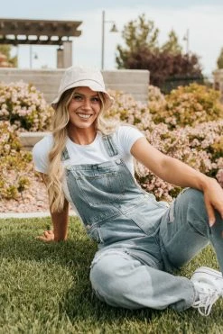 David And Young ACCESSORIES THE DAISY BUCKET HAT IN TAUPE