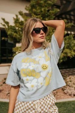 Honestee THE HAVE A GOOD DAY FLORAL GRAPHIC TEE IN OCEAN BLUE TOPS