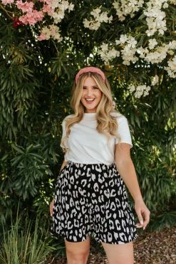 Bombom THE SAVANNAH CASUAL ELASTIC SHORTS IN LEOPARD *RESTOCKED*