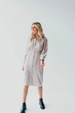 Andree By Unit LARGE THE CHANTEL BUTTON DOWN MIDI DRESS IN CHAMPAGNE