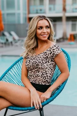 PINK DESERT SWIM CROP TOP IN TEXTURED LEOPARD