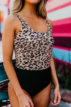 X-SMALL PINK DESERT BUTTON FRONT MIDKINI SWIM TOP IN TEXTURED LEOPARD