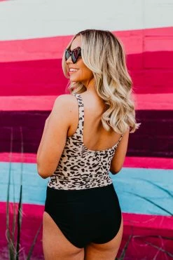 X-SMALL PINK DESERT BUTTON FRONT MIDKINI SWIM TOP IN TEXTURED LEOPARD