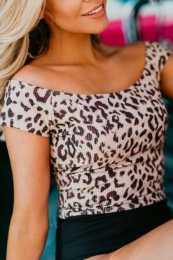 PINK DESERT SWIM CROP TOP IN TEXTURED LEOPARD