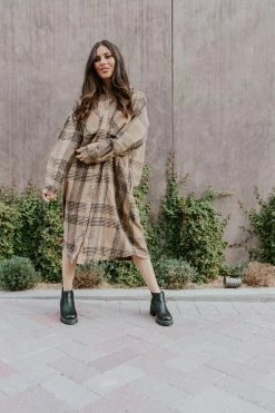 White Birch THE BRIDGER FLANNEL DRESS IN BROWN PLAID TOPS