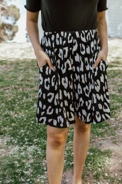 Bombom THE SAVANNAH CASUAL ELASTIC SHORTS IN LEOPARD *RESTOCKED*