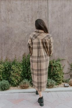 White Birch THE BRIDGER FLANNEL DRESS IN BROWN PLAID TOPS