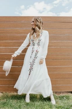 Polagram/Baevely THE JENNY EMBROIDERED MAXI DRESS IN WHITE DRESSES