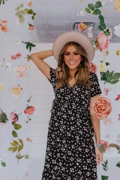 Fashion District LA DRESSES THE BRINLY FLORAL MIDI DRESS IN BLACK