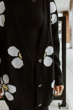 Ethan & Joy THE HAPPY DAISY SWEATER IN BLACK TOPS