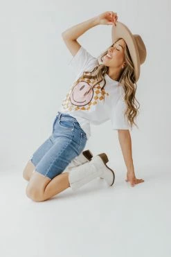 L & M Jeans BOTTOMS THE CHARLEE BERMUDA SHORTS IN MEDIUM WASH