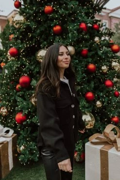 Trend Shop THE JAYSEN SHACKET IN BLACK