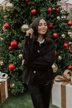 Trend Shop THE JAYSEN SHACKET IN BLACK