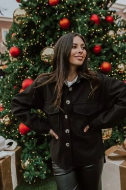 Trend Shop THE JAYSEN SHACKET IN BLACK