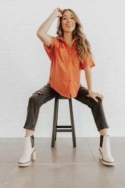 Wishlist THE LINDY BUTTON DOWN TOP IN BRICK