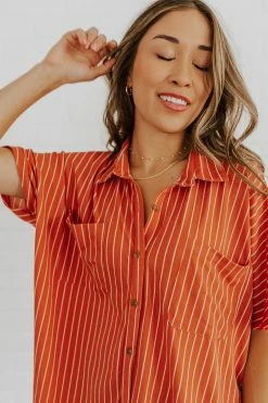 Wishlist THE LINDY BUTTON DOWN TOP IN BRICK