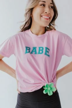 Polagram/Baevely TOPS THE BABE GRAPHIC TEE IN ORCHID