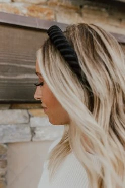 FAIRE THE VELVET STRIPE HEADBAND IN BLACK