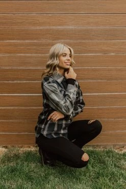 Mittoshop THE BONFIRE NIGHTS FLANNEL IN BLACK AND NAVY TOPS