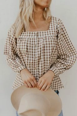 In Loom THE MYA GINGHAM BUTTON DOWN TOP IN MOCHA TOPS