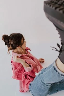 Wall To Wall THE MODERN BASICS HAIR CLAW IN BLACK