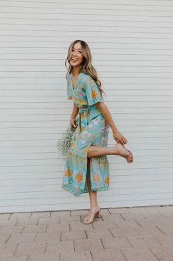 Sundayup DRESSES THE HONOLULU FLORAL DRESS IN LIGHT BLUE