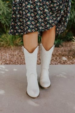 BEST SELLERS THE HAYWARD WHITE LEATHER BOOTS BY STEVE MADDEN