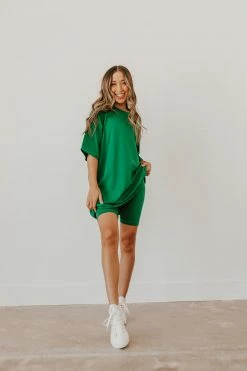 Sweet Generis NEW ARRIVALS THE BE CHILL BIKER SHORTS SET IN KELLY GREEN