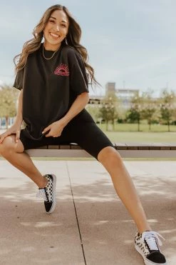 Illustrated Society TOPS THE MORE BEACH DAYS GRAPHIC TEE IN BLACK