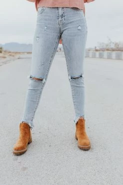 Denim Lounge THE MELINDA MID RISE SLIM JEANS IN LIGHT WASH 6 Denim Lounge THE MELINDA MID RISE SLIM JEANS IN LIGHT WASH