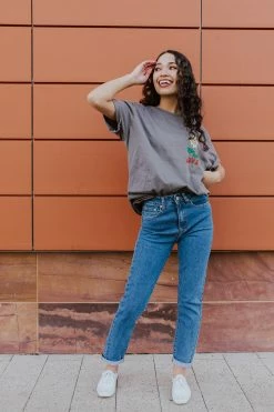 Sweet Claire THE LOVE IS THE ANSWER DAISY TEE IN CHARCOAL