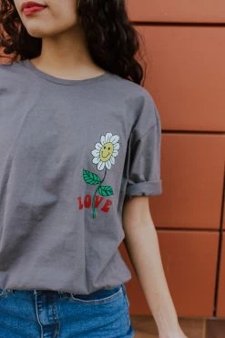 Sweet Claire THE LOVE IS THE ANSWER DAISY TEE IN CHARCOAL