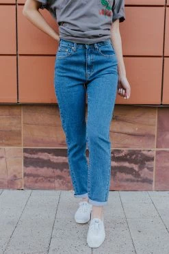 Hammer Collection BOTTOMS THE STACI MOM JEANS IN VINTAGE BLUE