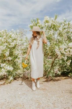 Cherish DRESSES THE OLIVIA BASIC MAXI DRESS IN OATMEAL