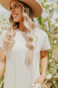 Cherish DRESSES THE OLIVIA BASIC MAXI DRESS IN OATMEAL