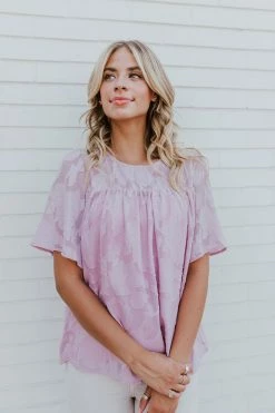 Tracies NEW ARRIVALS THE LANAYA TEXTURED BABYDOLL TOP IN LAVENDER