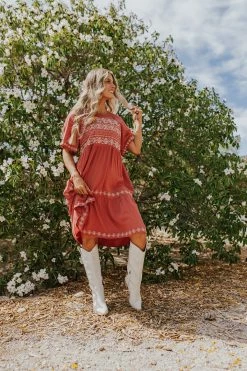 Tea N Rose DRESSES THE MAYA EMBROIDERED TIERED DRESS IN ROSE