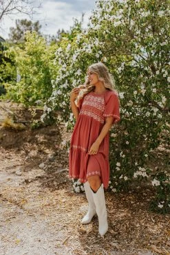 Tea N Rose DRESSES THE MAYA EMBROIDERED TIERED DRESS IN ROSE