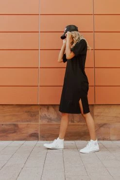 Elloh THE BASIC T-SHIRT DRESS IN BLACK