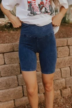 Livana BOTTOMS THE MASON BIKER SHORTS IN WASHED NAVY