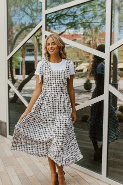 Sundayup NEW ARRIVALS THE BENETT GINGHAM MIDI DRESS IN BLACK