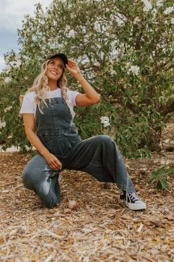 Easel TOPS THE NIXON MINERAL WASHED OVERALLS IN FADED NAVY