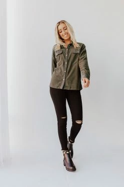 Lumiere THE TRIM THE TREE TOP IN HUNTER TOPS