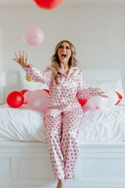 THE PINK DESERT HEART PAJAMAS IN PINK