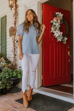 Blue B TOPS THE BOULEVARD BUTTON DOWN TOP IN WASHED BLUE