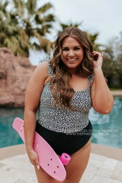 PINK DESERT SWEETY FLUTTER CROP SWIM TOP IN SNOW LEOPARD