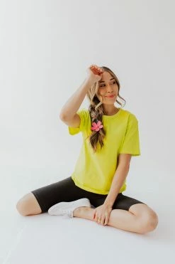 2.7 August Apparel TOPS THE NEON MOON SHORT SLEEVE TOP IN LIME